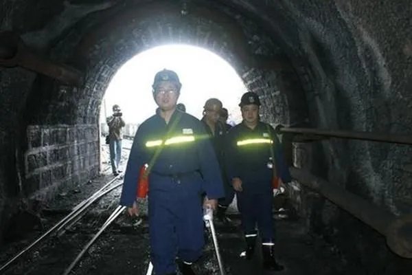 关于重庆市政府被约谈一事,你有何看法?