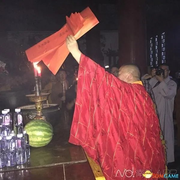 天津爆炸事件之后释永信诵经祈福 祈愿国泰民安