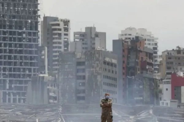 贝鲁特大爆炸留弹坑深达43米,为何群众爆发大规模游行?
