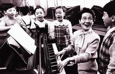歌唱家周小燕去世多大了有子女吗 周小燕唱的歌及年轻时的照片