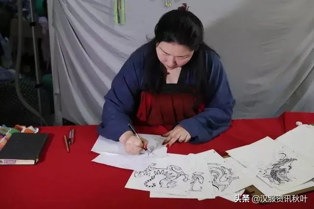 敖珞珈:“吃汤圆的唐朝仕女”