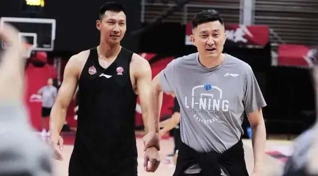辽宁男篮纸面实力占优,总决赛第一场到底输在了哪里?