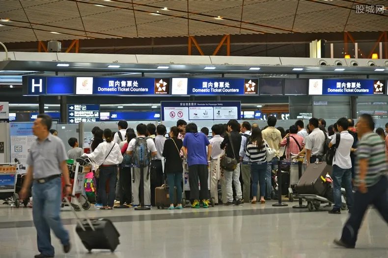 北京大兴机场投运 全流程实现自助无纸化