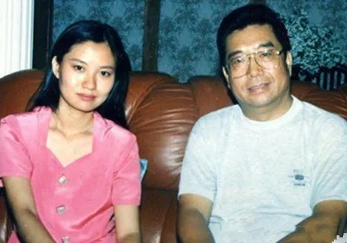 李双江前妻与大儿子曝光 揭其两任妻儿及辛酸成名史