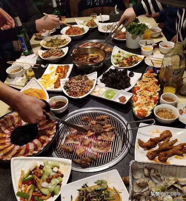 带上女朋友参加领导饭局,领导夹了青椒给女友。这有什么含义吗?