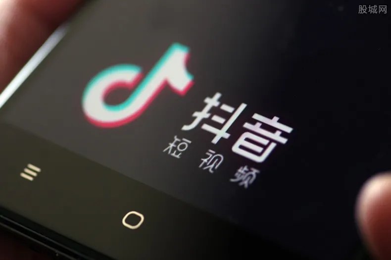 假冒明星账号卖货 主要针对中老年人