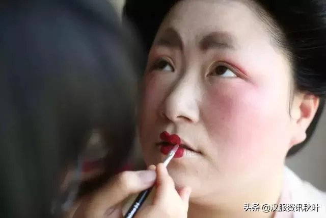 敖珞珈:“吃汤圆的唐朝仕女”