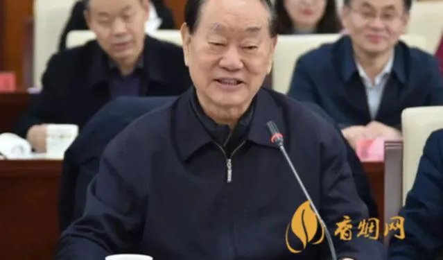 洪佳老窖白酒价格:为什么洪佳老窖白酒价格这么高?