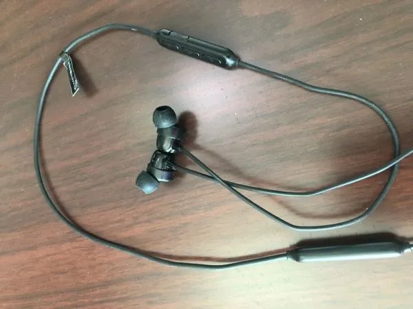 海威特i139耳机跟卷耳x7这个耳机哪个更值得入手一些?