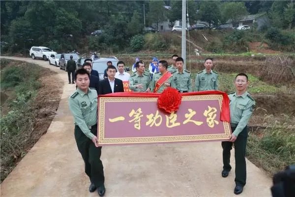 95后战士2分钟救4人获一等功,军队一等功代表着什么?