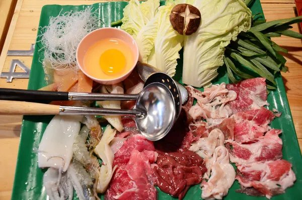 男足饮食遭曝光 国足烂是中餐的错?