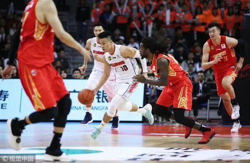广东提前锁定CBA常规赛冠军,这赛季的广东能够成功夺冠吗?