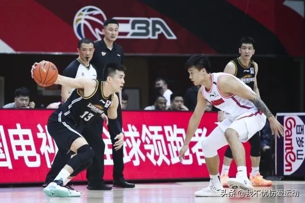 辽宁男篮纸面实力占优,总决赛第一场到底输在了哪里?