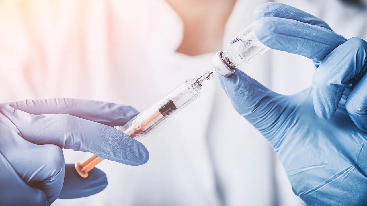 普京宣布俄罗斯全国放假并提倡接种疫苗 接种新冠疫苗究竟有何益处
