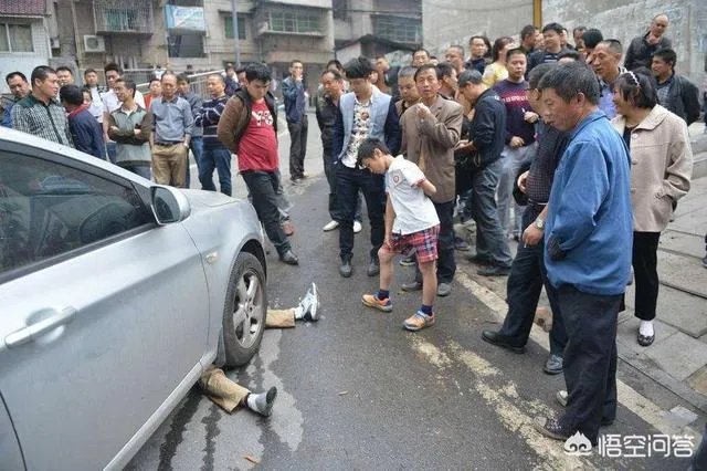 杭州两位出租车司机，上路碰瓷200多起，诈骗超70万，你怎么看？