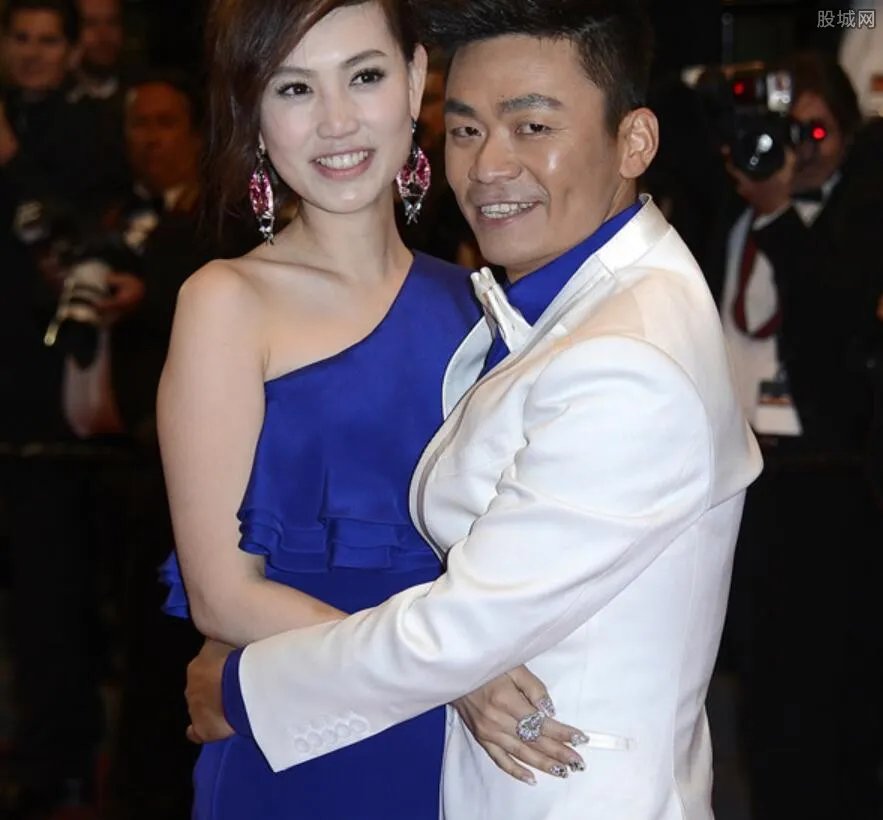 马蓉出轨怎么回事 从结婚起宝强就绿了!