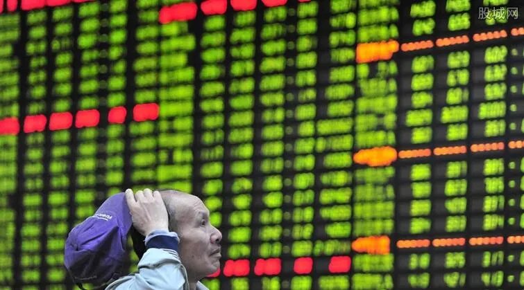 红黄蓝股价暴跌53% 造成暴跌的主要原因是什么？