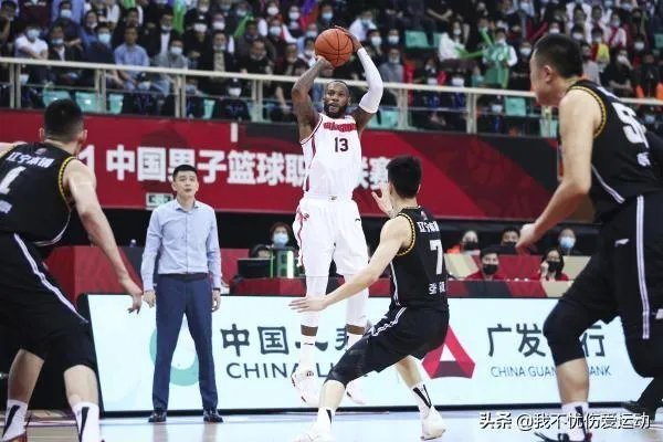 辽宁男篮纸面实力占优,总决赛第一场到底输在了哪里?