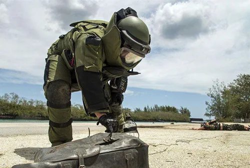 美国军事基地爆炸是蓄意袭击吗 军事人员的生命危在旦夕