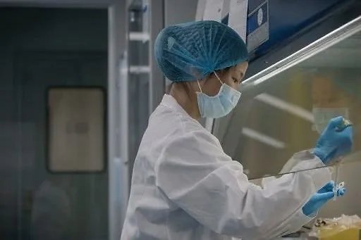 诺奖团队提出5分钟检测新冠方法，具体是如何操作的？