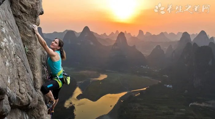 润唇膏可以一直涂吗 润唇膏还可以涂哪里