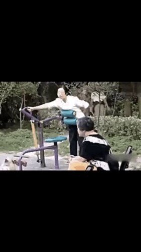 一段搞笑的文字与一张搞笑的图片相比,哪个能更让你快乐?