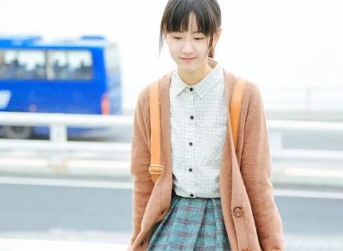 陈都灵和章泽天合照大PK  网友称其清纯完胜奶茶妹妹