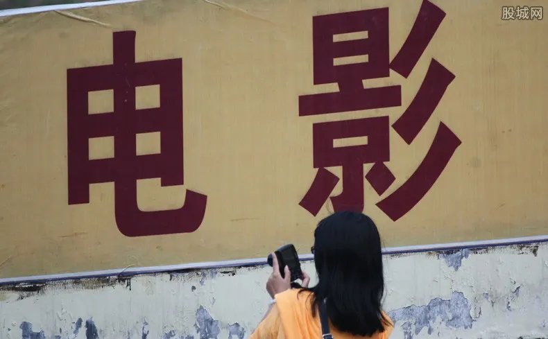 流浪地球破40亿 成中国第二部票房破40亿电影