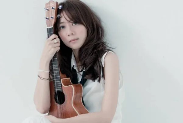 陈绮贞最好听的歌曲top10:《小尘埃》上榜,第一《喜欢你》主题曲
