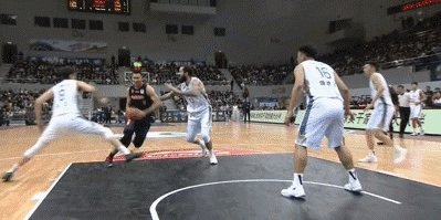易立致歉易建联:阿联回应没事,只是失控动作