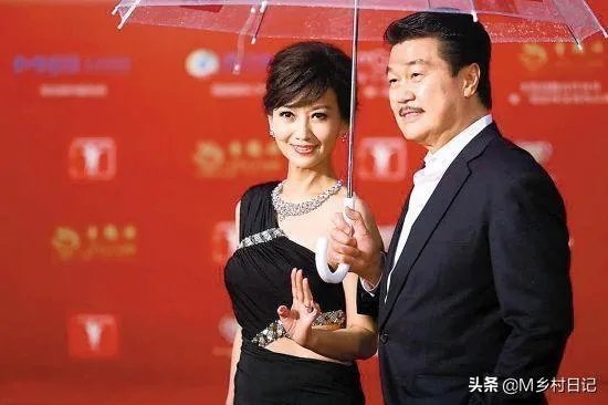 赵雅芝老公黄锦燊有钱吗？