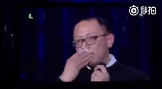 洪涛哭了是怎么回事?