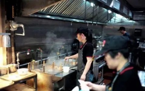 沙县小吃在美关门:具体什么原因详情令人意想不到