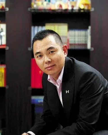 原来李湘老公李厚霖是假富翁 揭秘二人离婚内幕