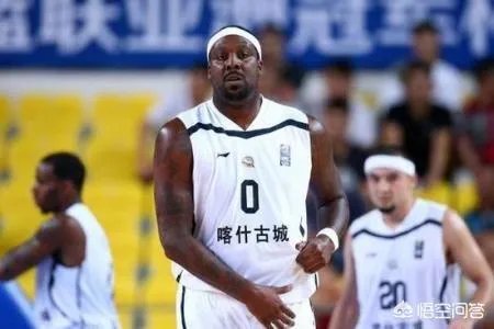 新疆队在一个月前辟谣李秋平离任,现在又官宣李秋平离任,这是为什么?