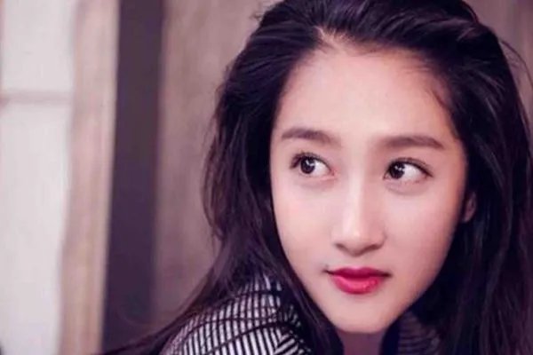 网传鹿晗关晓彤已领证,鹿晗工作室辟谣,他俩能否走到领证这一步?