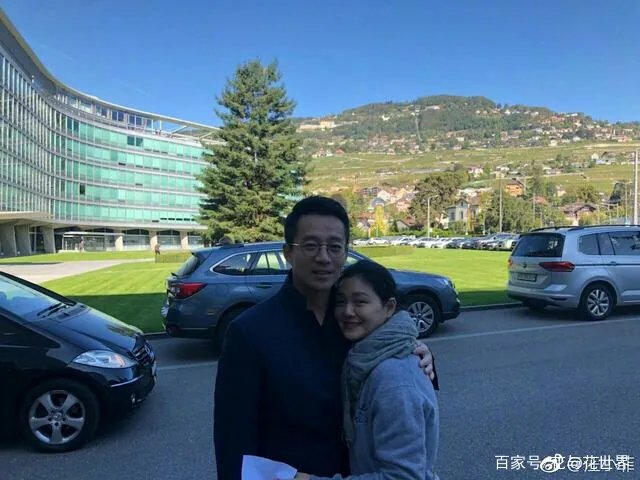 大S在飞机上不顾形象发脾气,汪小菲吓得拿掉耳机听训,他为什么怕老婆?