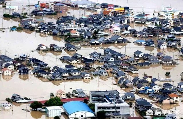 为什么日本一场暴雨后死亡人数达到了200多人?