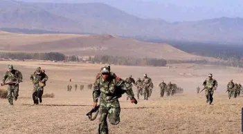 新疆武警怎样
