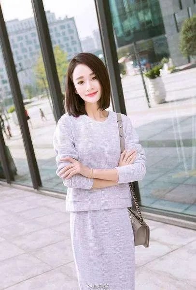 杨幂和卓亨瑜谁长得比较好看？