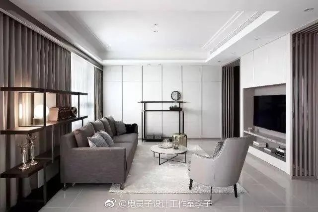 高级灰／高级灰绝对是人人“趋之若鹜”的爱宠。它优雅得让人沉醉...