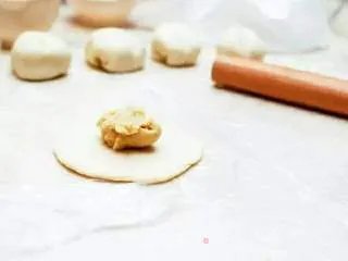 莲蓉包