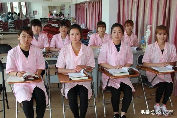 你认为专职照顾婴幼儿的保姆月薪多少合理?