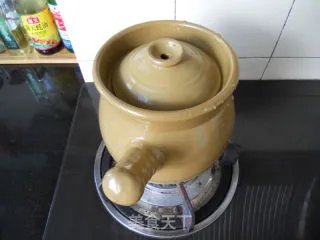 土茯苓五指毛桃煲猪骨
