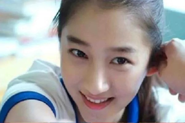 网传鹿晗关晓彤已领证,鹿晗工作室辟谣,他俩能否走到领证这一步?
