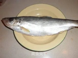 梅干菜烧勒鱼