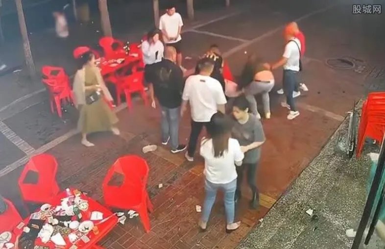 唐山被打女孩抢救过来了吗 女子被拖到巷子后续怎样了？