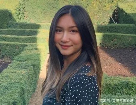 2021年港姐首轮面试,关礼杰女儿关枫馨现身参选,你怎么看?