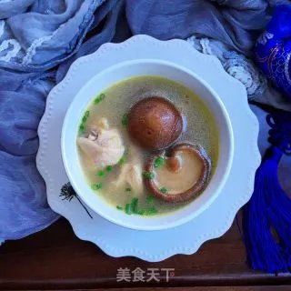 小香菇炖鸡汤