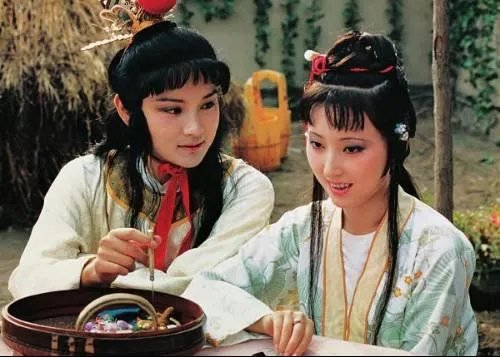 在红迷多吗?当你的亲戚朋友知道你是个红迷时候,他们是什么反应?